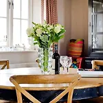 Delightful 3-Bed Family Home Bayswater