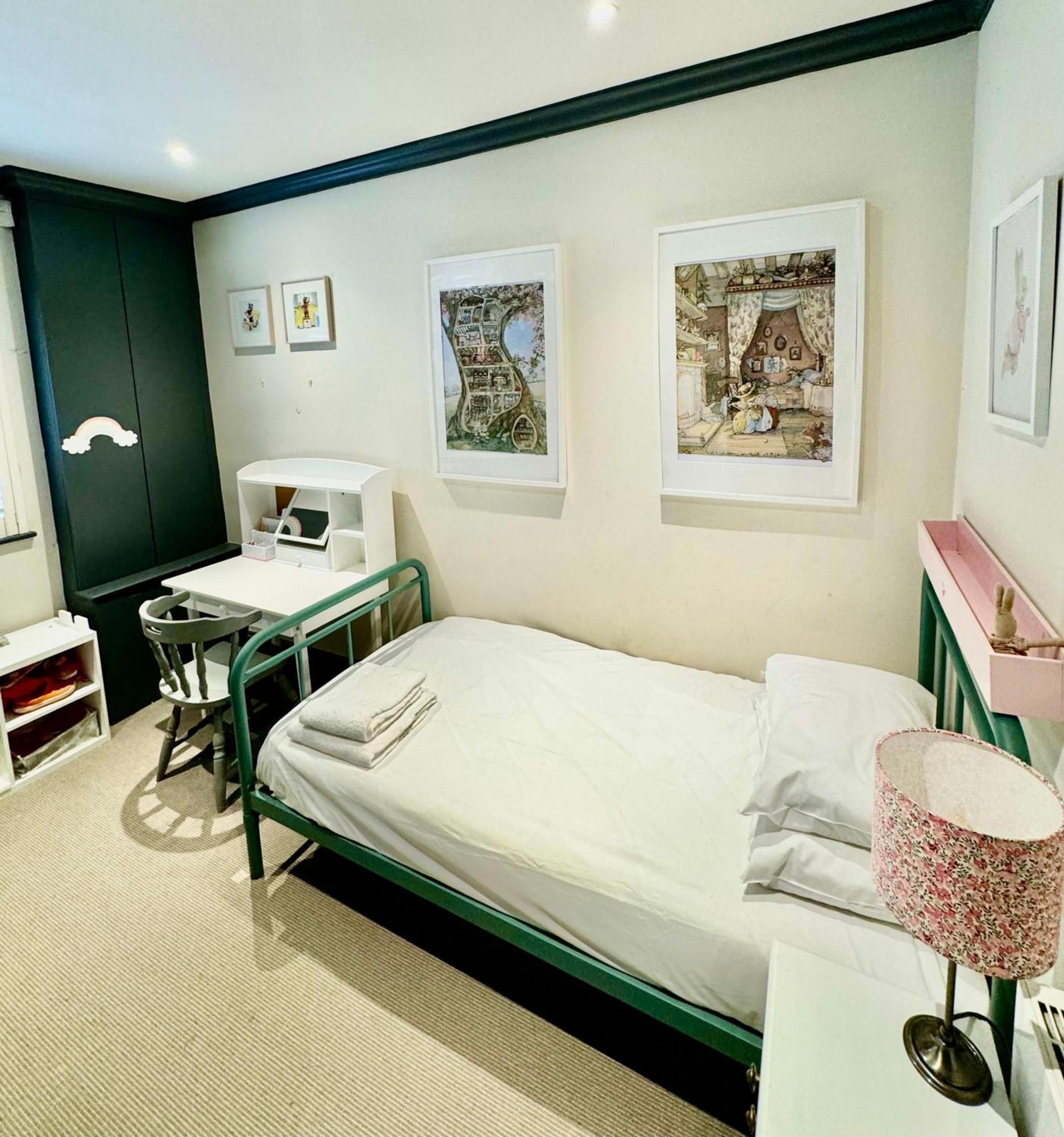 Ferienhaus Delightful 3-bed Family Bayswater *